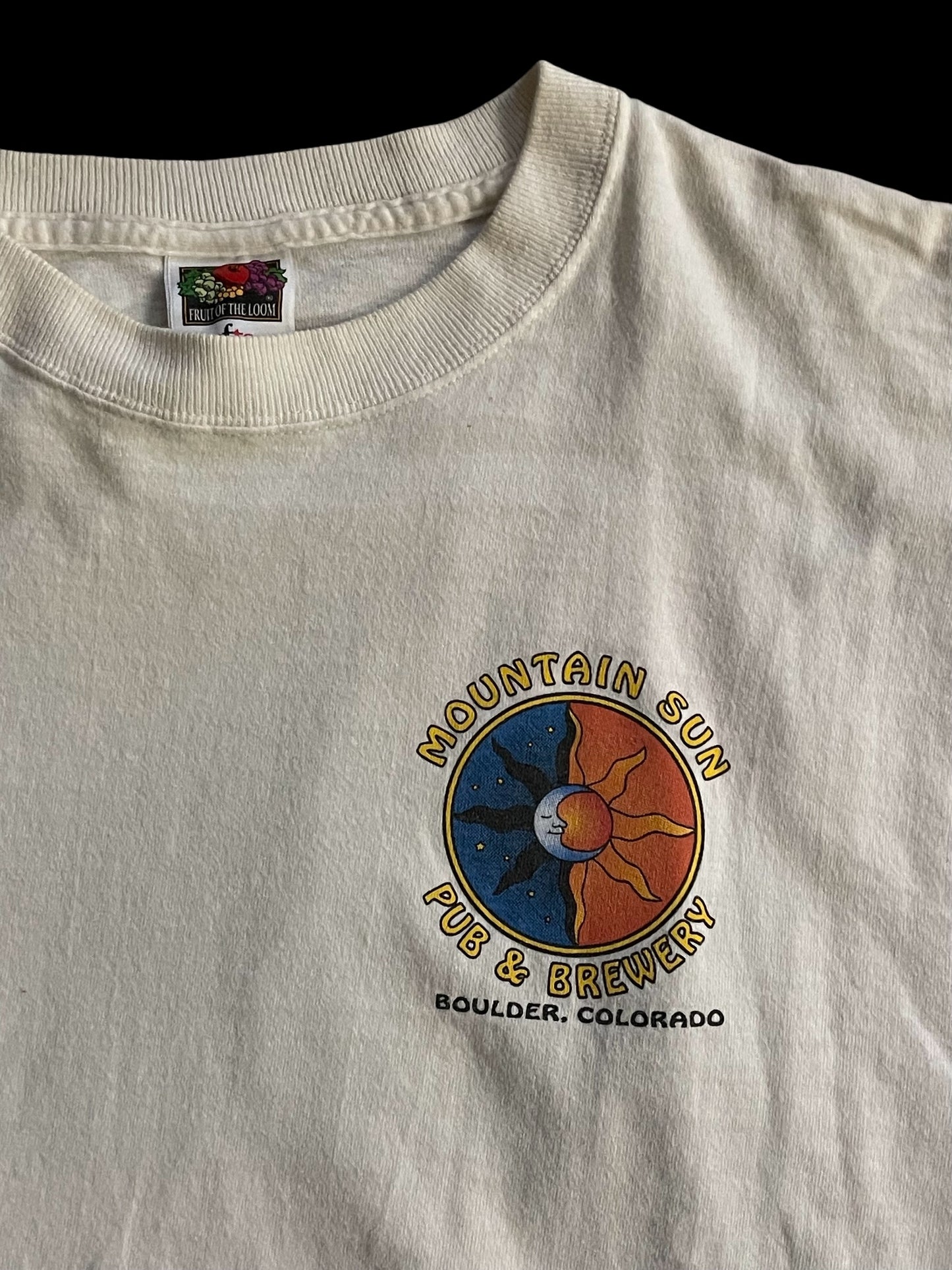 MOUNTAIN SUN PUB GRAPHIC T-SHIRT - L