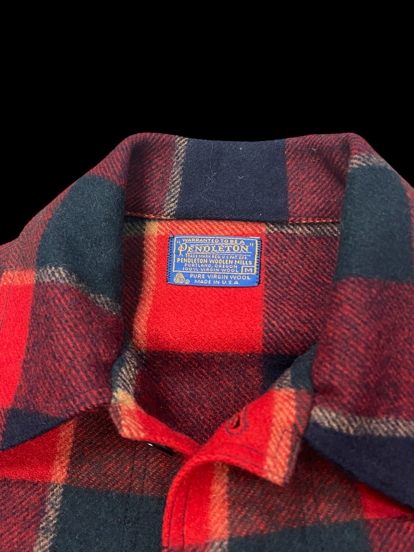 PENDLETON WOOLEN MILLS PLAID SHIRT JACKET - M